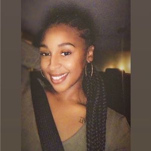 Meet your Posher, Danielle